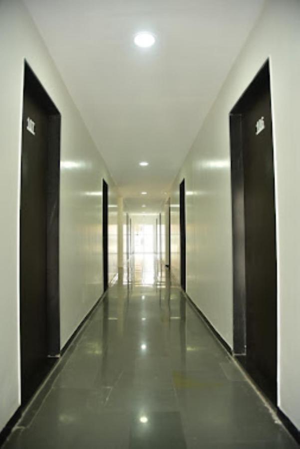 Hotel Avanti, นาสิก ภายนอก รูปภาพ